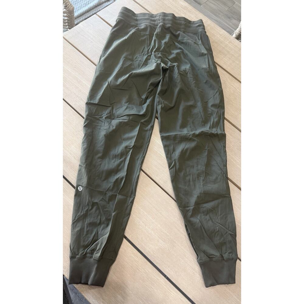 Lululemon Women’s Dance Studio Joggers Size 6‎ Forest Green Athletic Athleisure - Picture 2 of 11